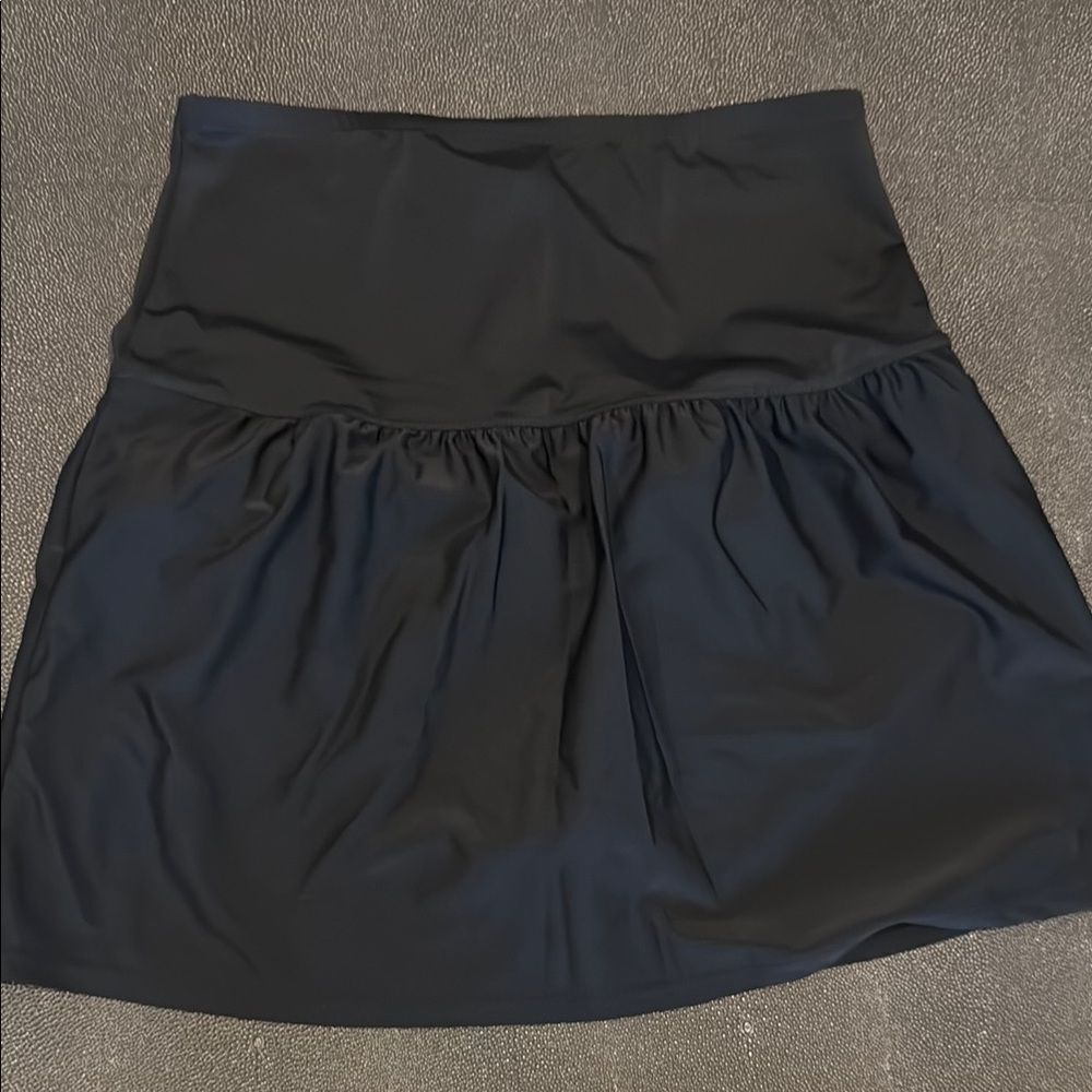 Island Escape Black Bubble Swim Skort size medium